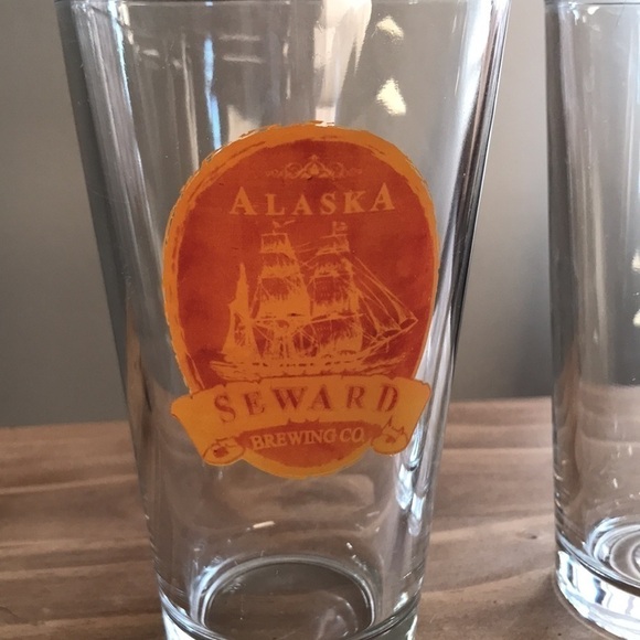 ALASKA SEWARD BREWING COMPANY SET OF THREE GLASSES - Picture 3 of 5